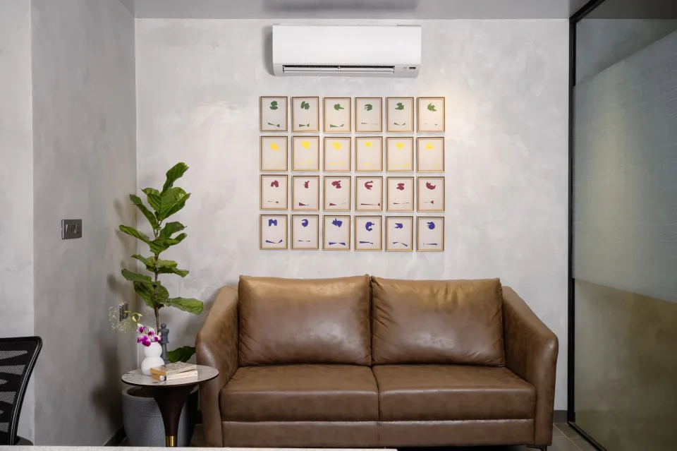 Xếp hàng lên xe giao